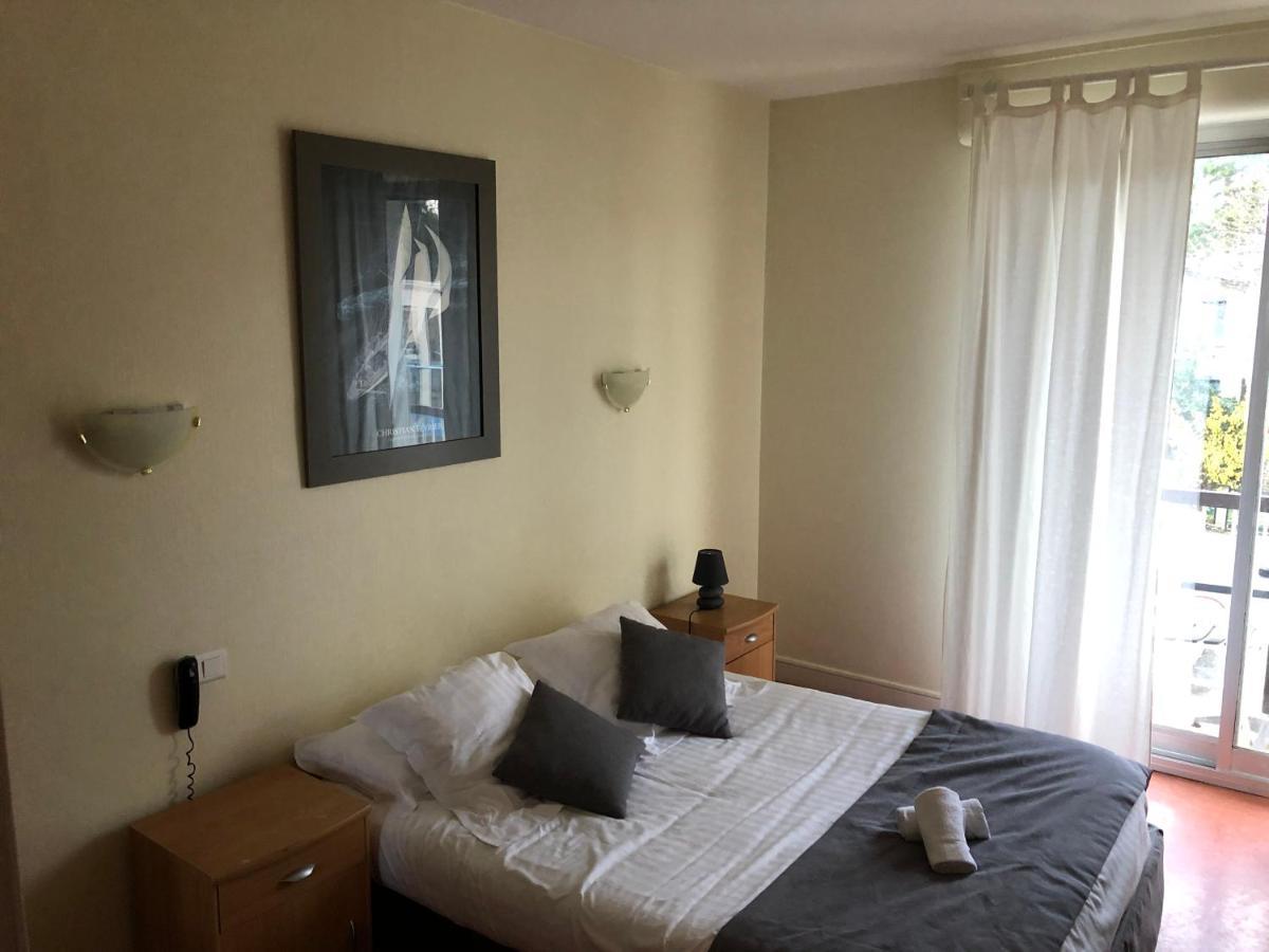 Hotel Le Christina La Baule-Escoublac ภายนอก รูปภาพ