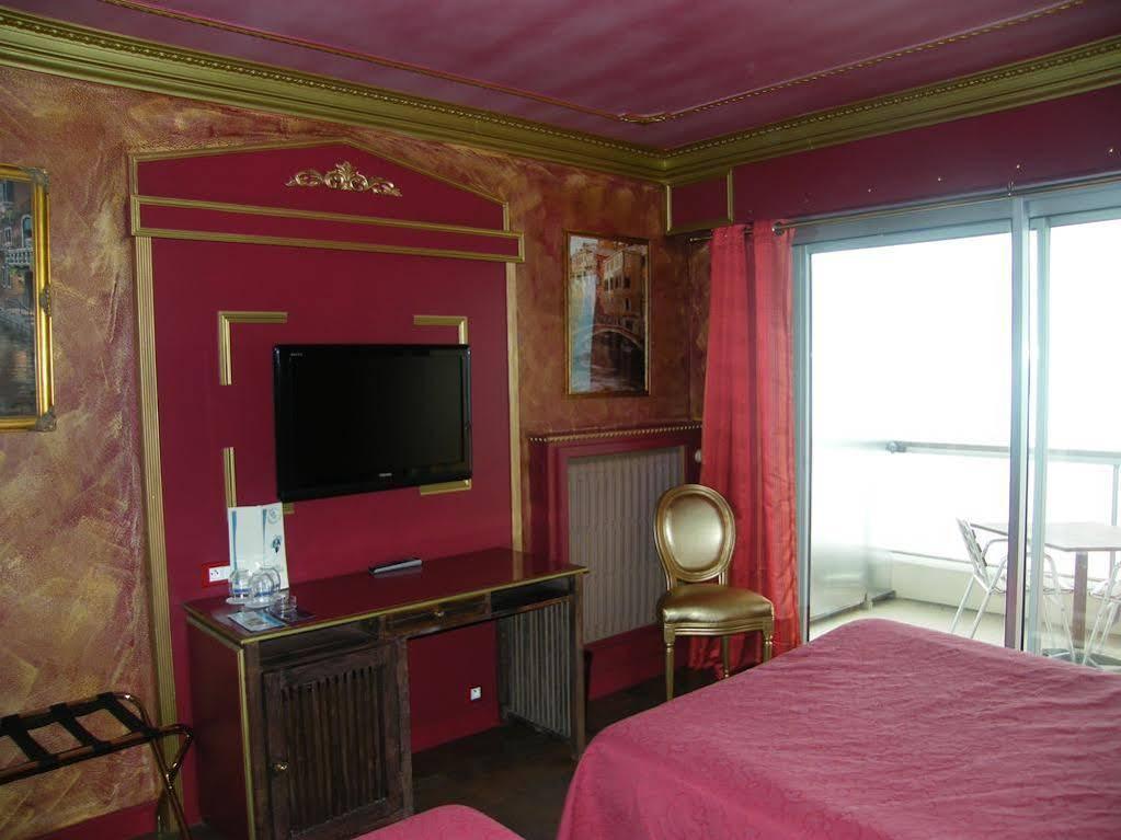 Hotel Le Christina La Baule-Escoublac ภายนอก รูปภาพ